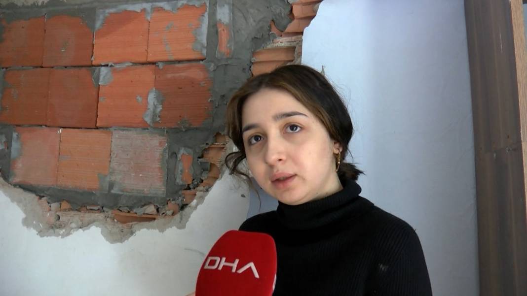 Genç kadın üstünü değiştirirken kendini dışarıda buldu! Bu kadar sorumsuzluk 'Pes' dedirtti 8